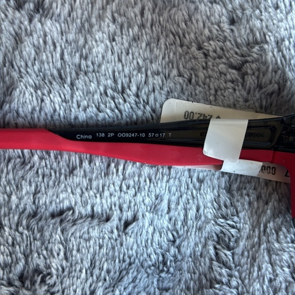 Oakley Chainlink (924710) Polarized 57mm Rectangle Sunglasses in Gray/Red NWT - Picture 6 of 7